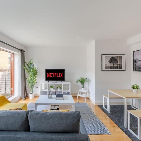 London Waterloo Apartment With Large Private Terrace - View Of The London Eye - 1 Bedroom 1 Bath Eksteriør bilde