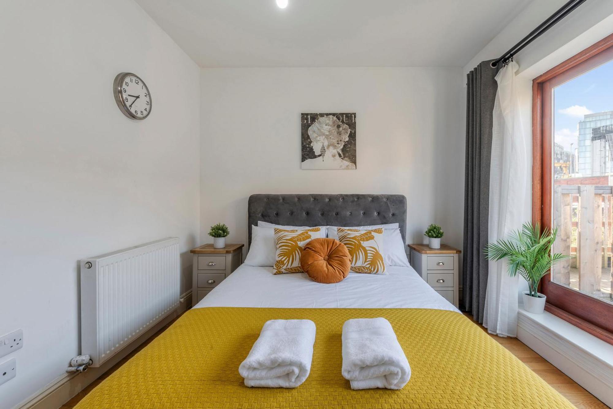London Waterloo Apartment With Large Private Terrace - View Of The London Eye - 1 Bedroom 1 Bath Eksteriør bilde