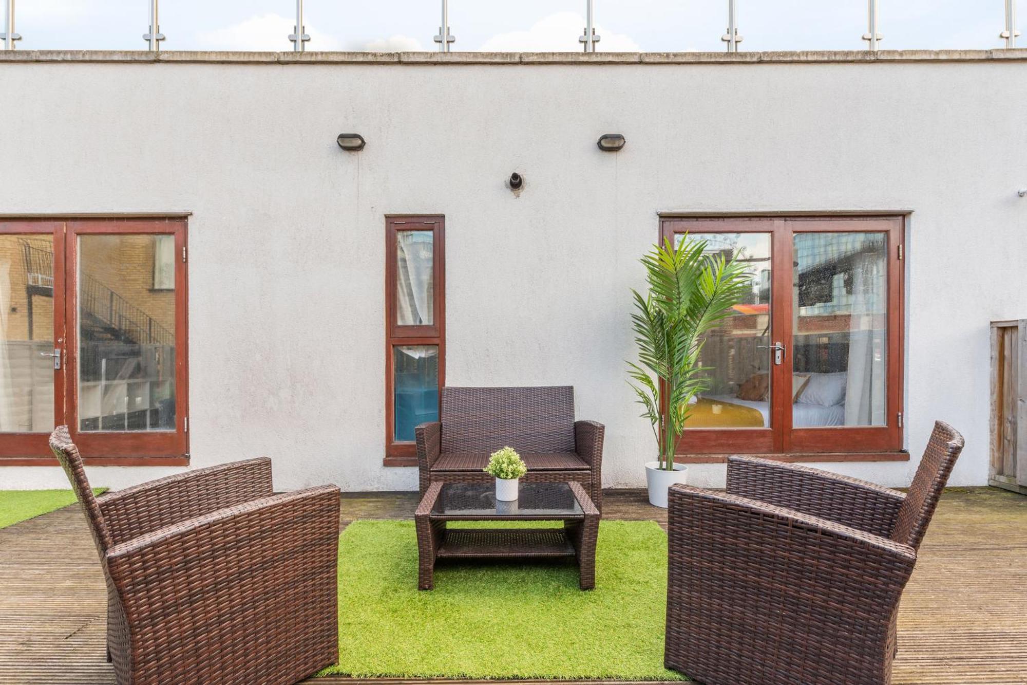London Waterloo Apartment With Large Private Terrace - View Of The London Eye - 1 Bedroom 1 Bath Eksteriør bilde
