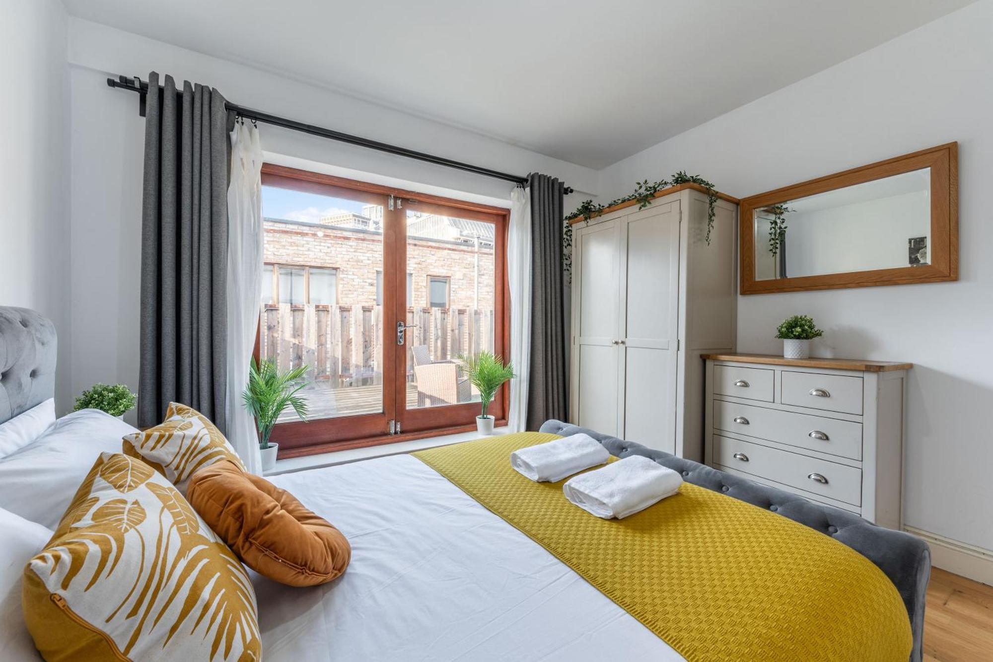 London Waterloo Apartment With Large Private Terrace - View Of The London Eye - 1 Bedroom 1 Bath Eksteriør bilde